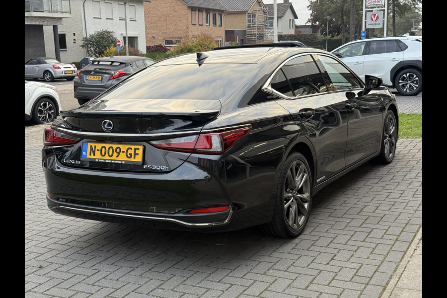 Lexus ES 300h F Sport Line | Eerste eigenaar, Schuifdak, Memory, Stoel + Stuurverwarming, 19 inch, LED, Apple CarPlay/Android auto