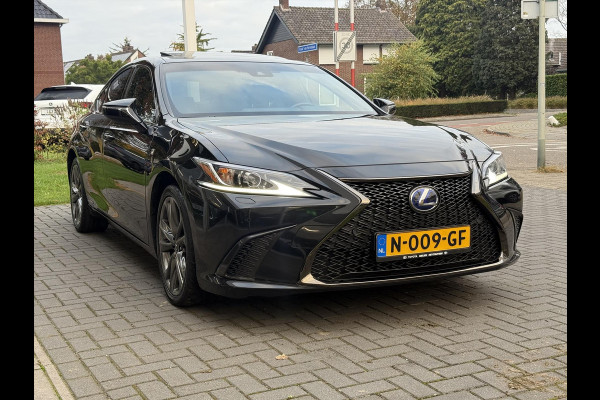 Lexus ES 300h F Sport Line | Eerste eigenaar, Schuifdak, Memory, Stoel + Stuurverwarming, 19 inch, LED, Apple CarPlay/Android auto