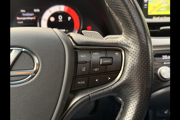 Lexus ES 300h F Sport Line | Eerste eigenaar, Schuifdak, Memory, Stoel + Stuurverwarming, 19 inch, LED, Apple CarPlay/Android auto