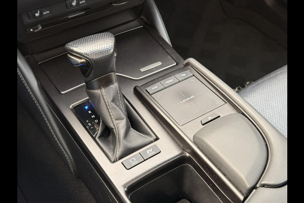 Lexus ES 300h F Sport Line | Eerste eigenaar, Schuifdak, Memory, Stoel + Stuurverwarming, 19 inch, LED, Apple CarPlay/Android auto