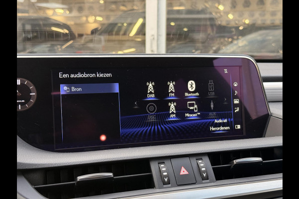 Lexus ES 300h F Sport Line | Eerste eigenaar, Schuifdak, Memory, Stoel + Stuurverwarming, 19 inch, LED, Apple CarPlay/Android auto