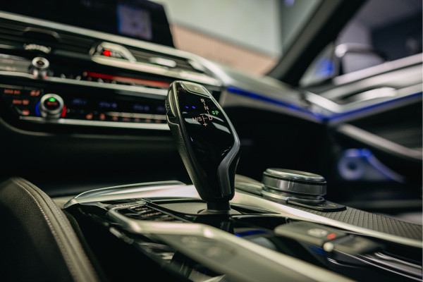 BMW 5 Serie 540i High Executive Edition | Pano | Head-Up | M-Sportpakket | Dealer Onderhouden | BMW 5 Serie 540i High Executive Edition | Pano | Head-Up | M-Sportpakket | Dealer Onderhouden |