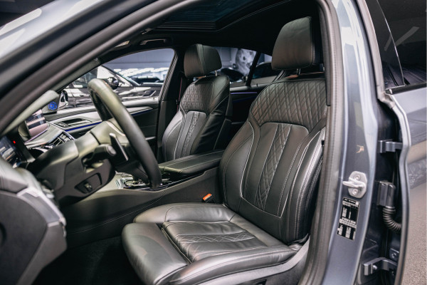 BMW 5 Serie 540i High Executive Edition | Pano | Head-Up | M-Sportpakket | Dealer Onderhouden | BMW 5 Serie 540i High Executive Edition | Pano | Head-Up | M-Sportpakket | Dealer Onderhouden |