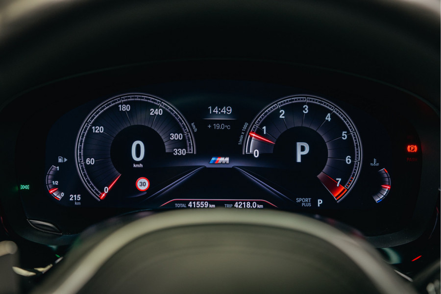 BMW 5 Serie 540i High Executive Edition | Pano | Head-Up | M-Sportpakket | Dealer Onderhouden | BMW 5 Serie 540i High Executive Edition | Pano | Head-Up | M-Sportpakket | Dealer Onderhouden |