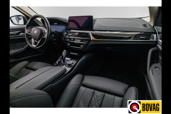 BMW 5 Serie Touring 530e xDrive M-Sport 293 PK | Laser Led | Leder | Camera | All season | Head-up | Elec. klep PDC V+A, Driving assistant, Adaptive Cruise, Displaysleutel