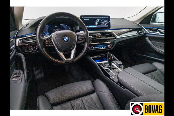 BMW 5 Serie Touring 530e xDrive M-Sport 293 PK | Laser Led | Leder | Camera | All season | Head-up | Elec. klep PDC V+A, Driving assistant, Adaptive Cruise, Displaysleutel