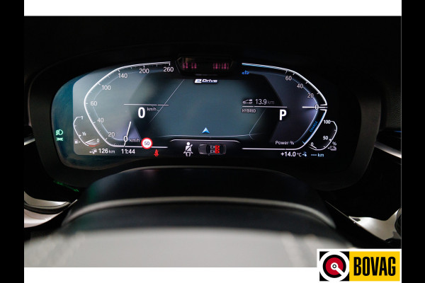 BMW 5 Serie Touring 530e xDrive M-Sport 293 PK | Laser Led | Leder | Camera | All season | Head-up | Elec. klep PDC V+A, Driving assistant, Adaptive Cruise, Displaysleutel