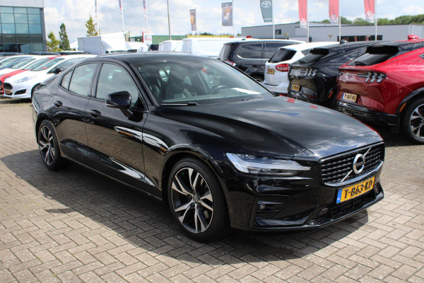 Volvo S60 2.0 B3 R-Design | Wegklapbare Trekhaak | Lederen Stoelbekleding | Climate Control | Cruise Control | Achteruitrijcamera | Volvo S60 2.0 B3 R-Design | Wegklapbare Trekhaak | Lederen Stoelbekleding | Climate Control | Cruise Control | Achteruitrijcamera |