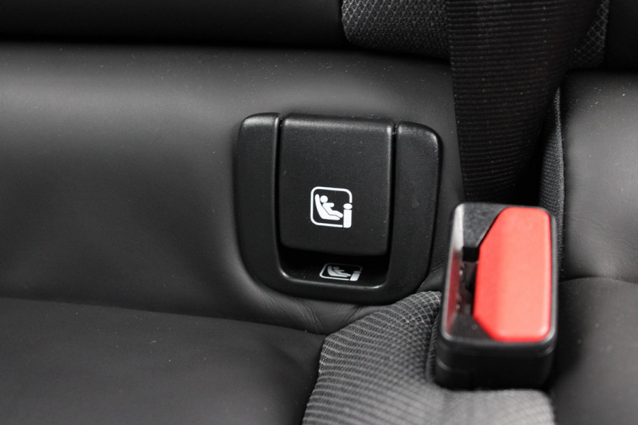 Volvo S60 2.0 B3 R-Design | Wegklapbare Trekhaak | Lederen Stoelbekleding | Climate Control | Cruise Control | Achteruitrijcamera | Volvo S60 2.0 B3 R-Design | Wegklapbare Trekhaak | Lederen Stoelbekleding | Climate Control | Cruise Control | Achteruitrijcamera |