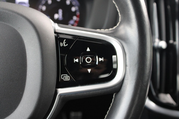 Volvo S60 2.0 B3 R-Design | Wegklapbare Trekhaak | Lederen Stoelbekleding | Climate Control | Cruise Control | Achteruitrijcamera | Volvo S60 2.0 B3 R-Design | Wegklapbare Trekhaak | Lederen Stoelbekleding | Climate Control | Cruise Control | Achteruitrijcamera |