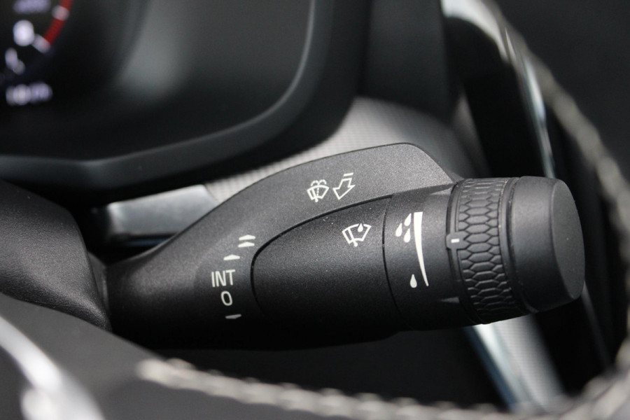 Volvo S60 2.0 B3 R-Design | Wegklapbare Trekhaak | Lederen Stoelbekleding | Climate Control | Cruise Control | Achteruitrijcamera | Volvo S60 2.0 B3 R-Design | Wegklapbare Trekhaak | Lederen Stoelbekleding | Climate Control | Cruise Control | Achteruitrijcamera |