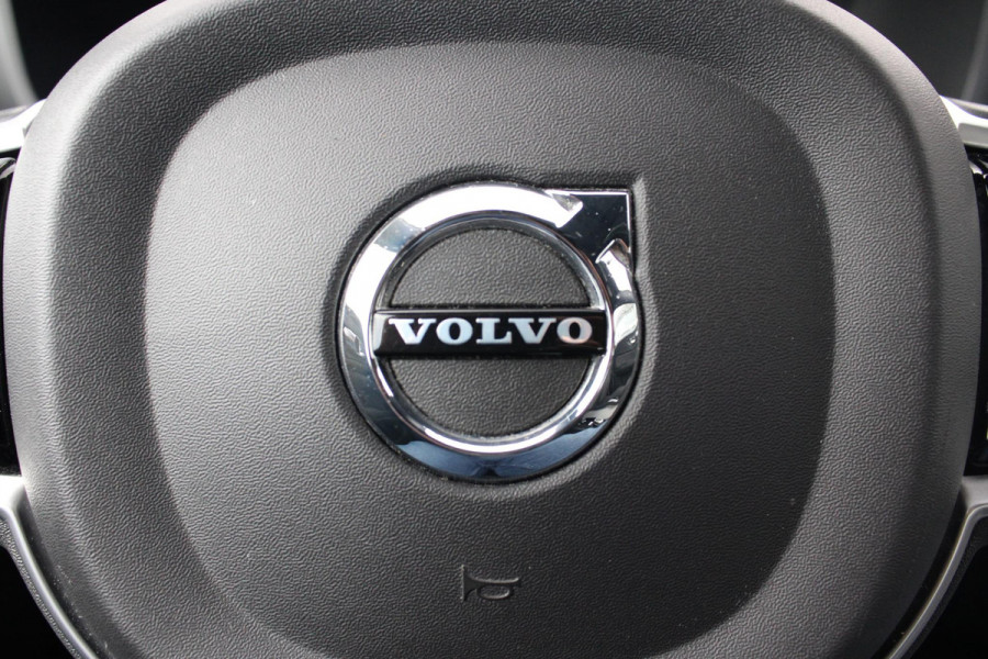 Volvo S60 2.0 B3 R-Design | Wegklapbare Trekhaak | Lederen Stoelbekleding | Climate Control | Cruise Control | Achteruitrijcamera | Volvo S60 2.0 B3 R-Design | Wegklapbare Trekhaak | Lederen Stoelbekleding | Climate Control | Cruise Control | Achteruitrijcamera |