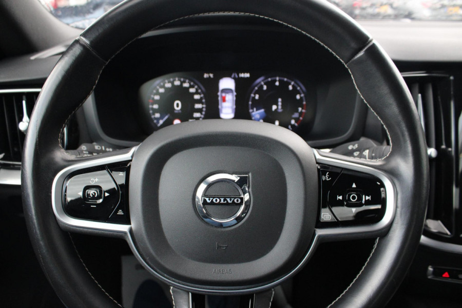 Volvo S60 2.0 B3 R-Design | Wegklapbare Trekhaak | Lederen Stoelbekleding | Climate Control | Cruise Control | Achteruitrijcamera | Volvo S60 2.0 B3 R-Design | Wegklapbare Trekhaak | Lederen Stoelbekleding | Climate Control | Cruise Control | Achteruitrijcamera |