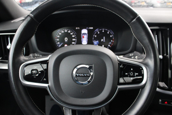 Volvo S60 2.0 B3 R-Design | Wegklapbare Trekhaak | Lederen Stoelbekleding | Climate Control | Cruise Control | Achteruitrijcamera | Volvo S60 2.0 B3 R-Design | Wegklapbare Trekhaak | Lederen Stoelbekleding | Climate Control | Cruise Control | Achteruitrijcamera |