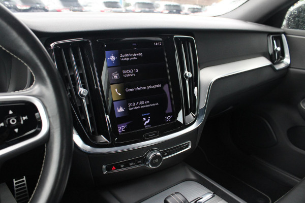 Volvo S60 2.0 B3 R-Design | Wegklapbare Trekhaak | Lederen Stoelbekleding | Climate Control | Cruise Control | Achteruitrijcamera | Volvo S60 2.0 B3 R-Design | Wegklapbare Trekhaak | Lederen Stoelbekleding | Climate Control | Cruise Control | Achteruitrijcamera |