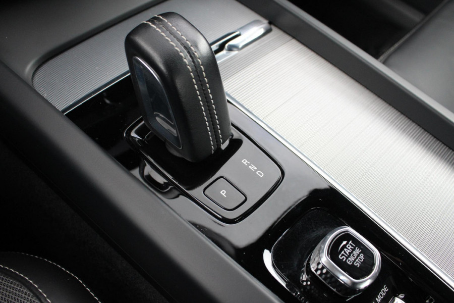 Volvo S60 2.0 B3 R-Design | Wegklapbare Trekhaak | Lederen Stoelbekleding | Climate Control | Cruise Control | Achteruitrijcamera | Volvo S60 2.0 B3 R-Design | Wegklapbare Trekhaak | Lederen Stoelbekleding | Climate Control | Cruise Control | Achteruitrijcamera |