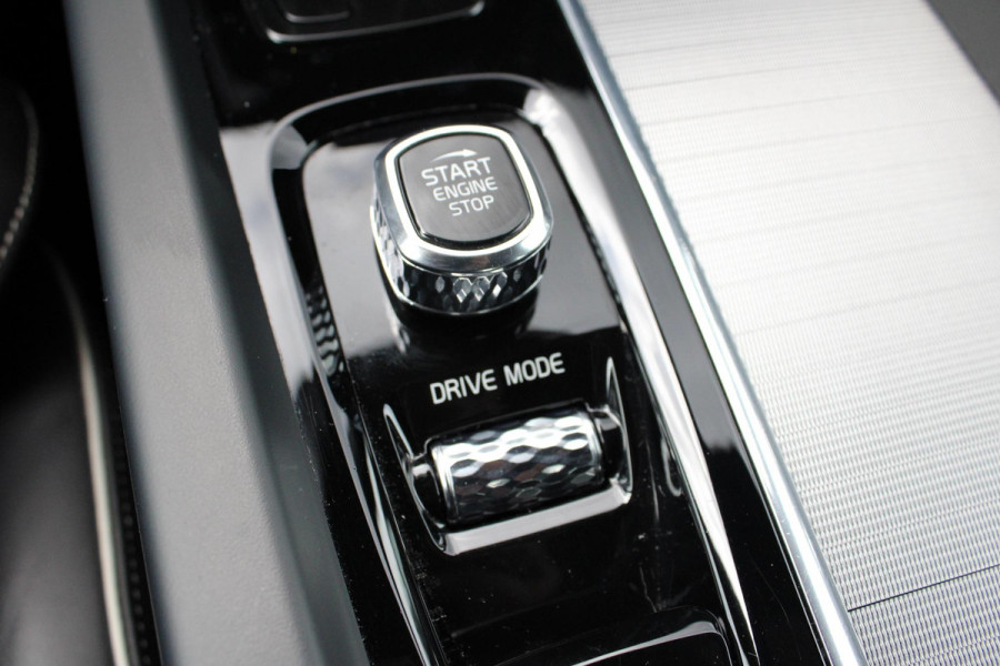 Volvo S60 2.0 B3 R-Design | Wegklapbare Trekhaak | Lederen Stoelbekleding | Climate Control | Cruise Control | Achteruitrijcamera | Volvo S60 2.0 B3 R-Design | Wegklapbare Trekhaak | Lederen Stoelbekleding | Climate Control | Cruise Control | Achteruitrijcamera |