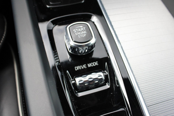 Volvo S60 2.0 B3 R-Design | Wegklapbare Trekhaak | Lederen Stoelbekleding | Climate Control | Cruise Control | Achteruitrijcamera | Volvo S60 2.0 B3 R-Design | Wegklapbare Trekhaak | Lederen Stoelbekleding | Climate Control | Cruise Control | Achteruitrijcamera |