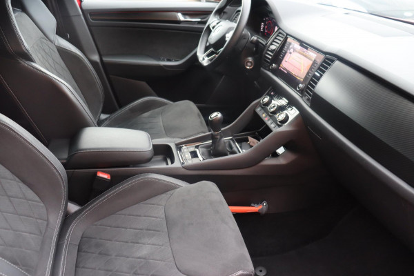 Škoda Kodiaq 1.5 TSI Sportline Business org.NL el.trekhaak camera stuur+stoelverw Škoda Kodiaq 1.5 TSI Sportline Business org.NL el.trekhaak camera stuur+stoelverw