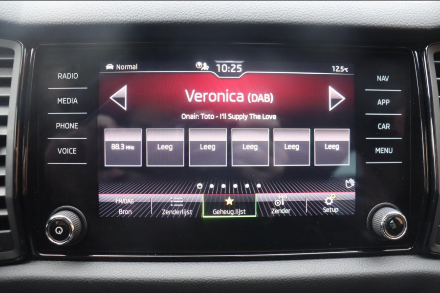 Škoda Kodiaq 1.5 TSI Sportline Business org.NL el.trekhaak camera stuur+stoelverw Škoda Kodiaq 1.5 TSI Sportline Business org.NL el.trekhaak camera stuur+stoelverw