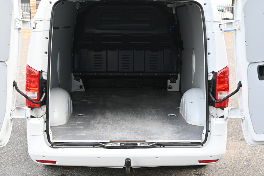 Mercedes-Benz Vito 114 CDI L2 LED, 2500 kg Trekhaak, Navigatie met camera Mercedes-Benz Vito 114 CDI L2 LED, 2500 kg Trekhaak, Navigatie met camera