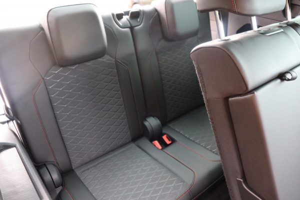 Seat Tarraco 1.5 TSI FR Business Intense 7persoons org. NL schuifdak el.klep camera's Seat Tarraco 1.5 TSI FR Business Intense 7persoons org. NL schuifdak el.klep camera's