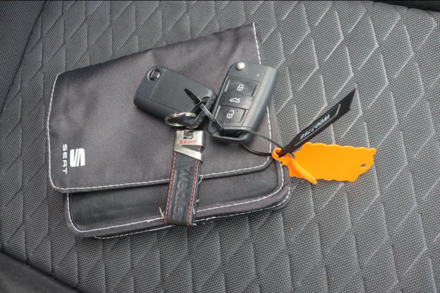 Seat Tarraco 1.5 TSI FR Business Intense 7persoons org. NL schuifdak el.klep camera's Seat Tarraco 1.5 TSI FR Business Intense 7persoons org. NL schuifdak el.klep camera's