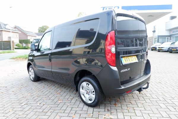 Fiat Dobló Cargo 1.6 MJ L1H1 PRO Edition 3 pers. / Navi / Cruise /Rijklaarprijs! Fiat Dobló Cargo 1.6 MJ L1H1 PRO Edition 3 pers. / Navi / Cruise /Rijklaarprijs!