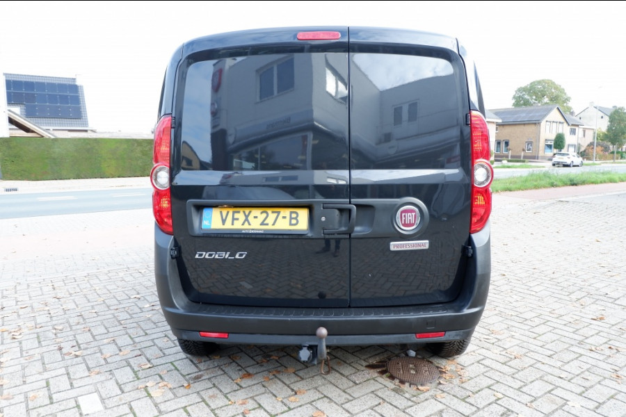 Fiat Dobló Cargo 1.6 MJ L1H1 PRO Edition 3 pers. / Navi / Cruise /Rijklaarprijs! Fiat Dobló Cargo 1.6 MJ L1H1 PRO Edition 3 pers. / Navi / Cruise /Rijklaarprijs!