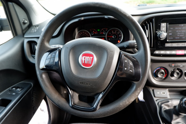 Fiat Dobló Cargo 1.6 MJ L1H1 PRO Edition 3 pers. / Navi / Cruise /Rijklaarprijs! Fiat Dobló Cargo 1.6 MJ L1H1 PRO Edition 3 pers. / Navi / Cruise /Rijklaarprijs!