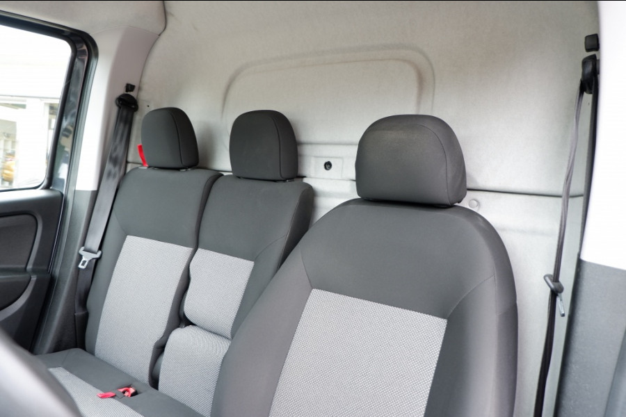 Fiat Dobló Cargo 1.6 MJ L1H1 PRO Edition 3 pers. / Navi / Cruise /Rijklaarprijs! Fiat Dobló Cargo 1.6 MJ L1H1 PRO Edition 3 pers. / Navi / Cruise /Rijklaarprijs!