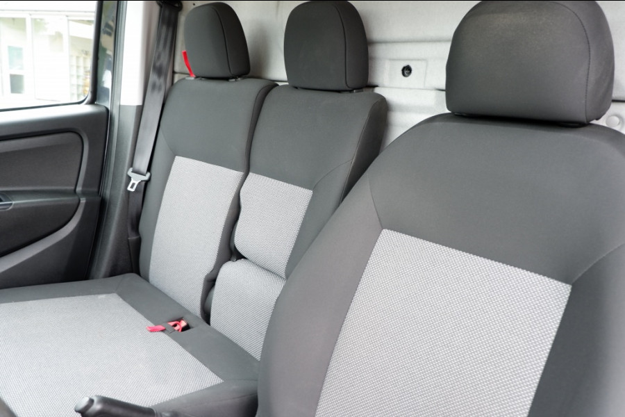 Fiat Dobló Cargo 1.6 MJ L1H1 PRO Edition 3 pers. / Navi / Cruise /Rijklaarprijs! Fiat Dobló Cargo 1.6 MJ L1H1 PRO Edition 3 pers. / Navi / Cruise /Rijklaarprijs!