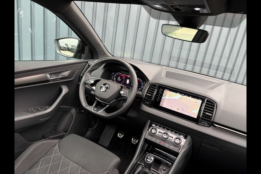 Škoda Karoq 1.5 TSI ACT Sportline Business | Panodak | Trekhaak wegkl. | 360 Camera | 19'' | Elk. A-klep | Prijs Rijklaar!! Škoda Karoq 1.5 TSI ACT Sportline Business | Panodak | Trekhaak wegkl. | 360 Camera | 19'' | Elk. A-klep | Prijs Rijklaar!!