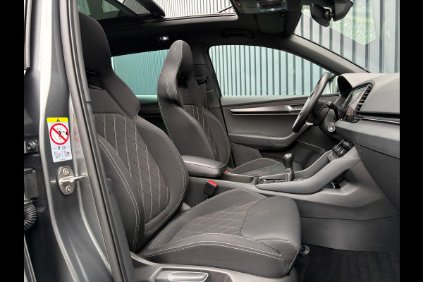 Škoda Karoq 1.5 TSI ACT Sportline Business | Panodak | Trekhaak wegkl. | 360 Camera | 19'' | Elk. A-klep | Prijs Rijklaar!! Škoda Karoq 1.5 TSI ACT Sportline Business | Panodak | Trekhaak wegkl. | 360 Camera | 19'' | Elk. A-klep | Prijs Rijklaar!!