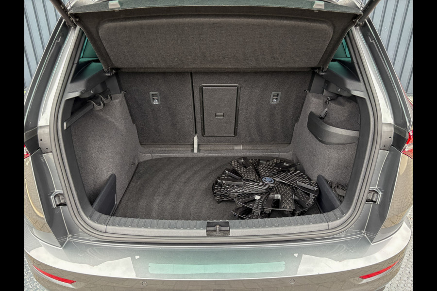 Škoda Karoq 1.5 TSI ACT Sportline Business | Panodak | Trekhaak wegkl. | 360 Camera | 19'' | Elk. A-klep | Prijs Rijklaar!! Škoda Karoq 1.5 TSI ACT Sportline Business | Panodak | Trekhaak wegkl. | 360 Camera | 19'' | Elk. A-klep | Prijs Rijklaar!!