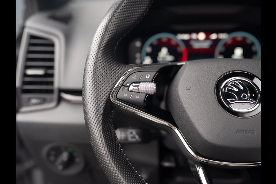 Škoda Karoq 1.5 TSI ACT Sportline Business | Panodak | Trekhaak wegkl. | 360 Camera | 19'' | Elk. A-klep | Prijs Rijklaar!! Škoda Karoq 1.5 TSI ACT Sportline Business | Panodak | Trekhaak wegkl. | 360 Camera | 19'' | Elk. A-klep | Prijs Rijklaar!!