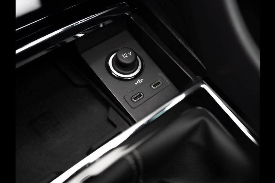 Škoda Karoq 1.5 TSI ACT Sportline Business | Panodak | Trekhaak wegkl. | 360 Camera | 19'' | Elk. A-klep | Prijs Rijklaar!! Škoda Karoq 1.5 TSI ACT Sportline Business | Panodak | Trekhaak wegkl. | 360 Camera | 19'' | Elk. A-klep | Prijs Rijklaar!!