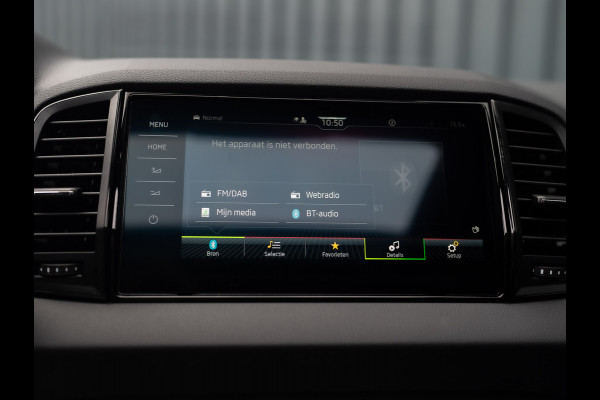 Škoda Karoq 1.5 TSI ACT Sportline Business | Panodak | Trekhaak wegkl. | 360 Camera | 19'' | Elk. A-klep | Prijs Rijklaar!! Škoda Karoq 1.5 TSI ACT Sportline Business | Panodak | Trekhaak wegkl. | 360 Camera | 19'' | Elk. A-klep | Prijs Rijklaar!!