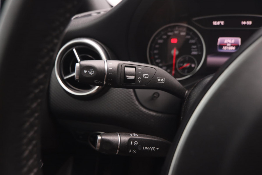 Mercedes-Benz A-Klasse 180 Business Solution AMG Aut.|19 Inch Camera Cruise Control led koplampen Navigatie Carplay & Android Auto