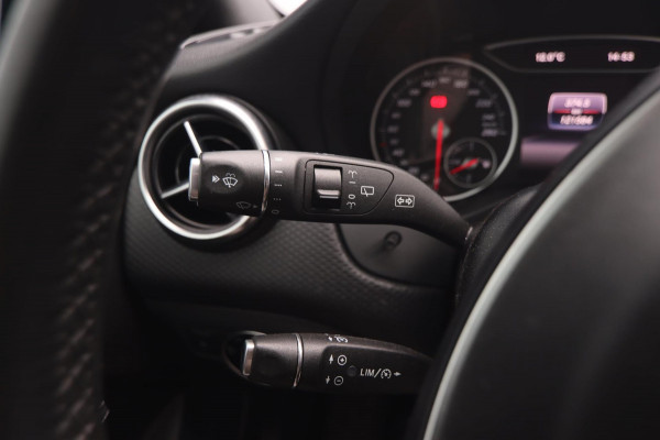 Mercedes-Benz A-Klasse 180 Business Solution AMG Aut.|19 Inch Camera Cruise Control led koplampen Navigatie Carplay & Android Auto