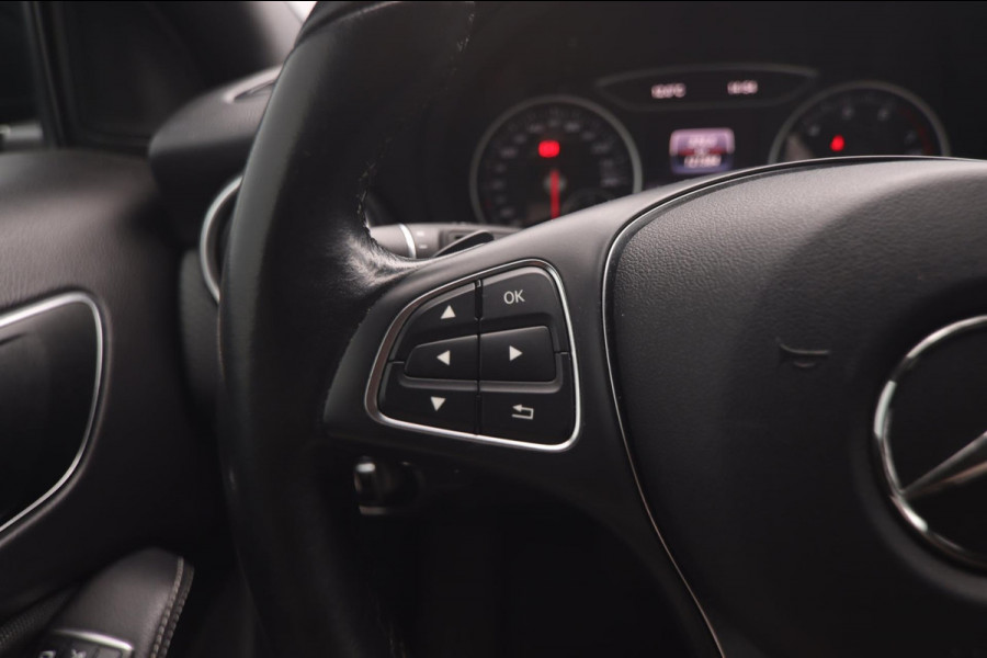Mercedes-Benz A-Klasse 180 Business Solution AMG Aut.|19 Inch Camera Cruise Control led koplampen Navigatie Carplay & Android Auto