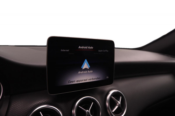 Mercedes-Benz A-Klasse 180 Business Solution AMG Aut.|19 Inch Camera Cruise Control led koplampen Navigatie Carplay & Android Auto