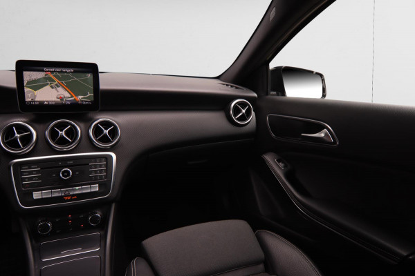 Mercedes-Benz A-Klasse 180 Business Solution AMG Aut.|19 Inch Camera Cruise Control led koplampen Navigatie Carplay & Android Auto