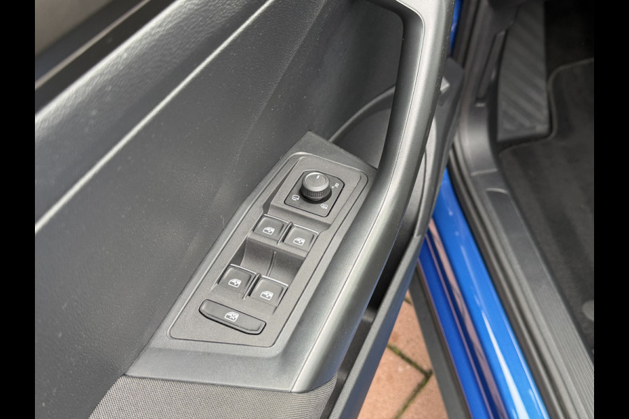 Volkswagen T-Roc 1.0 TSI 116pk Style | ACC | Full Led | Trekhaak