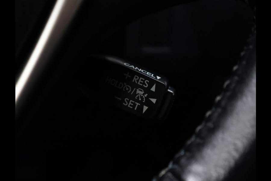 Toyota RAV4 2.5 Hybrid AWD Style | Leder/Alcantara | El. Achterklep Toyota RAV4 2.5 Hybrid AWD Style | Leder/Alcantara | El. Achterklep