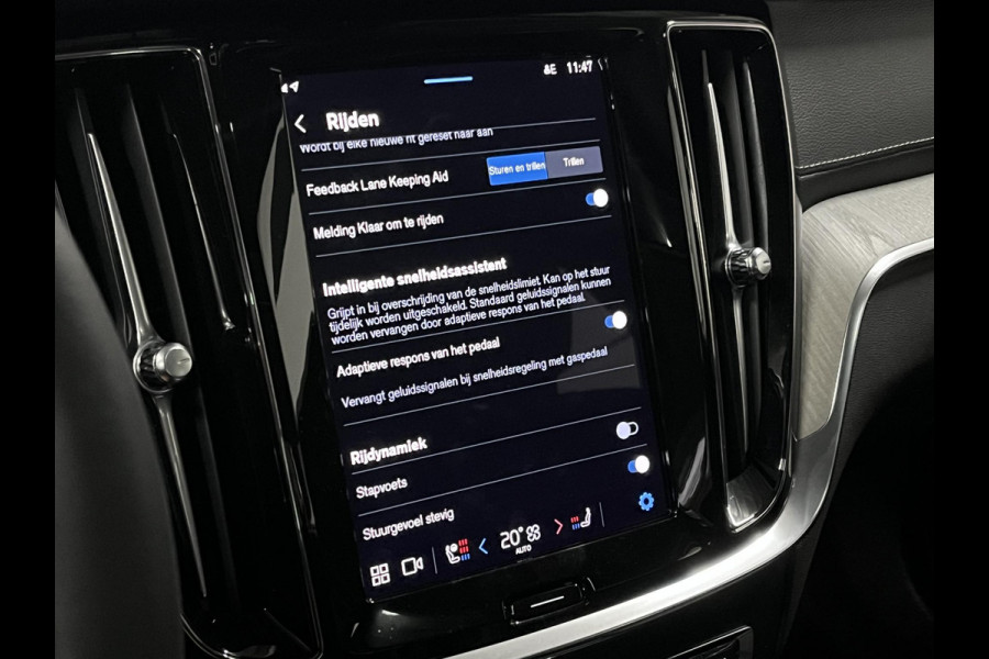 Volvo S60 2.0 Recharge T8 AWD Ultimate Dark *455 PK* | Massage | Open dak | Bowers & Wilkins | Adapt. Cruise | Stoelventilatie/Stoelverwarming | Volvo S60 2.0 Recharge T8 AWD Ultimate Dark *455 PK* | Massage | Open dak | Bowers & Wilkins | Adapt. Cruise | Stoelventilatie/Stoelverwarming |