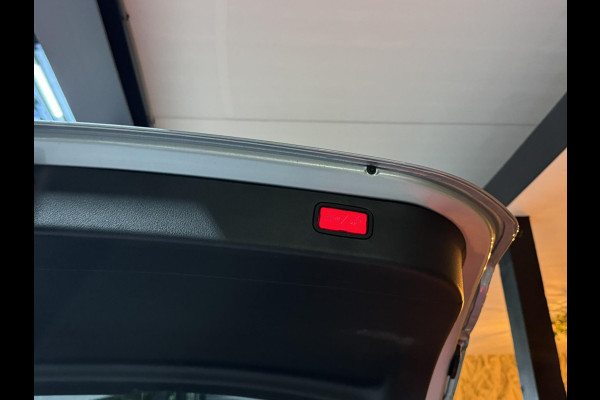 Mercedes-Benz C-Klasse Estate 300 e AMG Line Garantie Trekhaak Massage Pano Ambient 360 Blindspot Elek Achterklep StoelVW Rijklaar Mercedes-Benz C-Klasse Estate 300 e AMG Line Garantie Trekhaak Massage Pano Ambient 360 Blindspot Elek Achterklep StoelVW Rijklaar