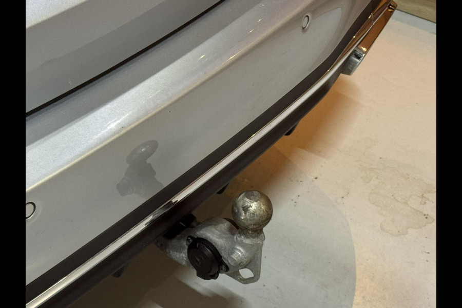 Mercedes-Benz C-Klasse Estate 300 e AMG Line Garantie Trekhaak Massage Pano Ambient 360 Blindspot Elek Achterklep StoelVW Rijklaar Mercedes-Benz C-Klasse Estate 300 e AMG Line Garantie Trekhaak Massage Pano Ambient 360 Blindspot Elek Achterklep StoelVW Rijklaar