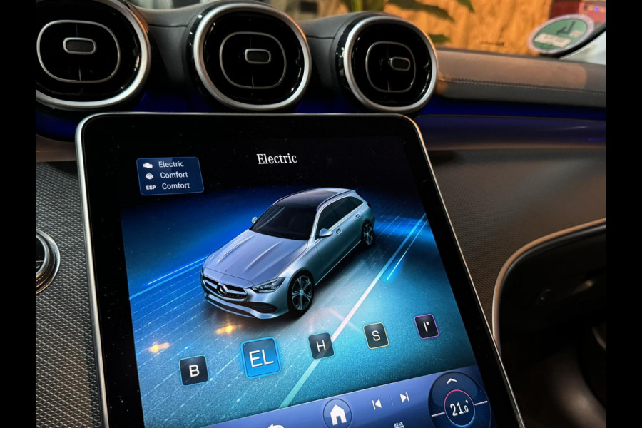 Mercedes-Benz C-Klasse Estate 300 e AMG Line Garantie Trekhaak Massage Pano Ambient 360 Blindspot Elek Achterklep StoelVW Rijklaar Mercedes-Benz C-Klasse Estate 300 e AMG Line Garantie Trekhaak Massage Pano Ambient 360 Blindspot Elek Achterklep StoelVW Rijklaar