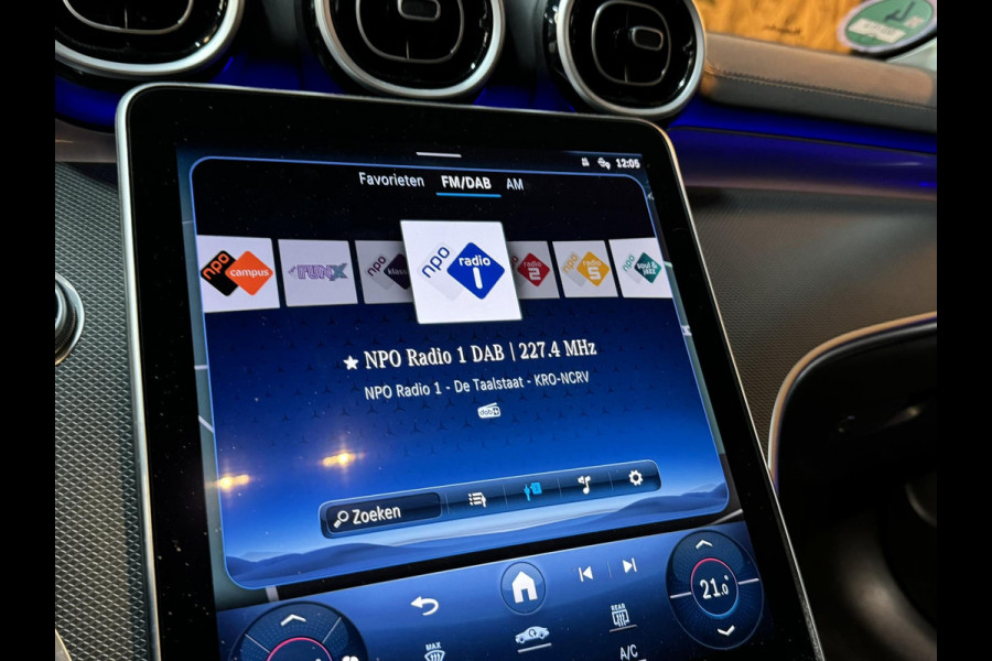 Mercedes-Benz C-Klasse Estate 300 e AMG Line Garantie Trekhaak Massage Pano Ambient 360 Blindspot Elek Achterklep StoelVW Rijklaar Mercedes-Benz C-Klasse Estate 300 e AMG Line Garantie Trekhaak Massage Pano Ambient 360 Blindspot Elek Achterklep StoelVW Rijklaar